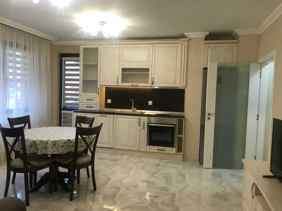 Дава се под наем Двустаен апартамент в София, Красно село - 60 кв.м за 698.19 € - Снимка #1