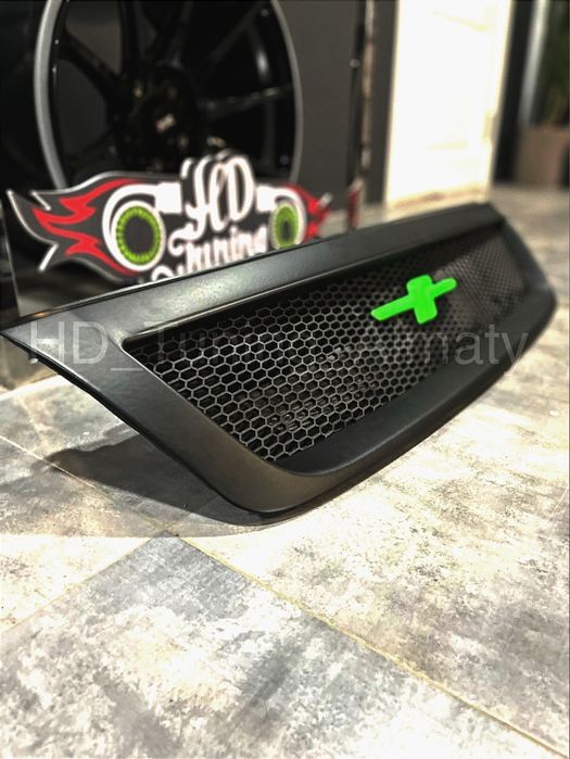 Решетка радиатора STI V1 Subaru Forester SH