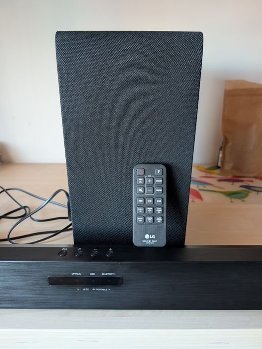 LG SQC2 sound bar