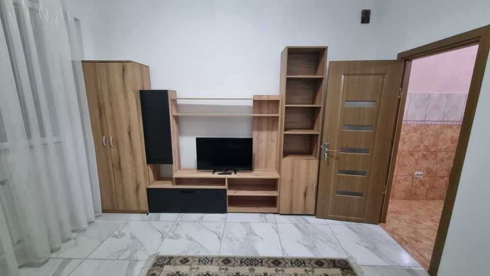 Închiriez garsonieră