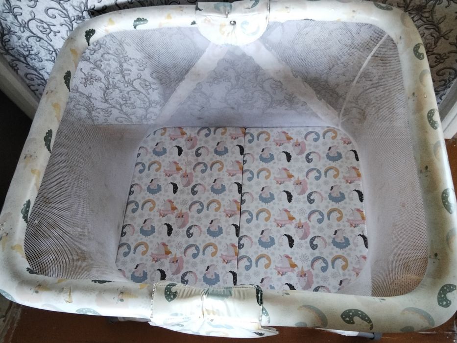 Продам манеж б/у
