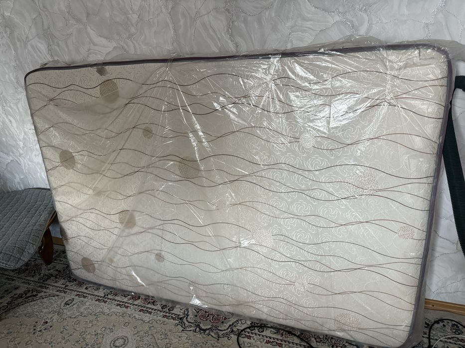 Новый матрас кровати