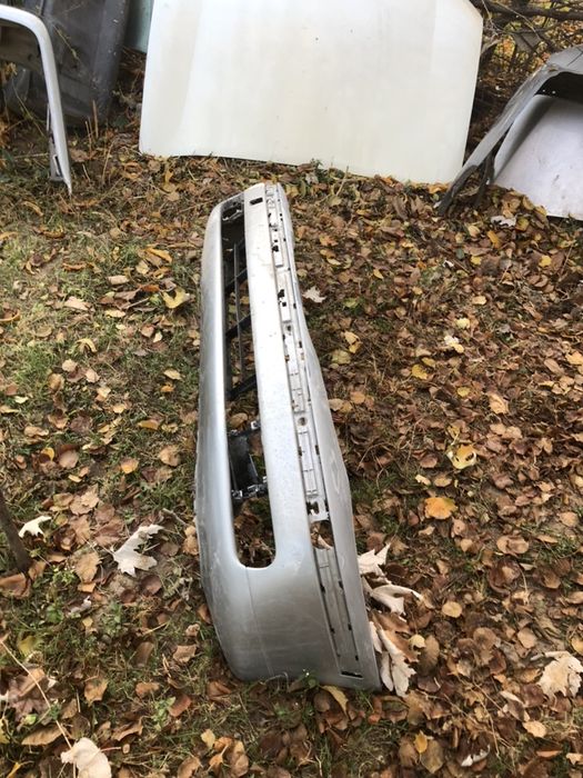 Бмв е39 багажник Кришка и перед бампер е39