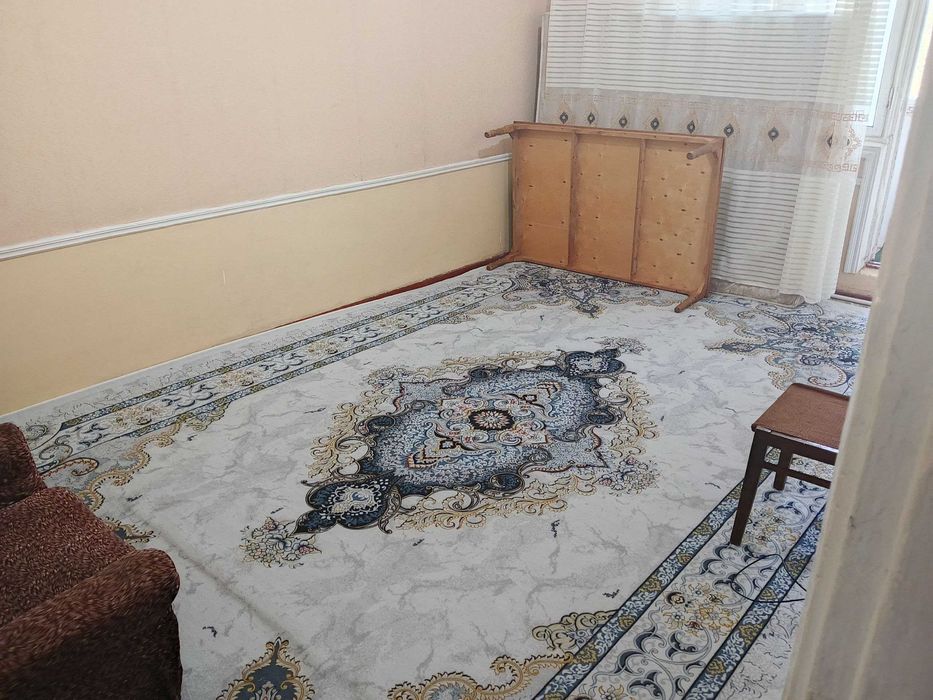 Продается квартира 2/5/5 на 11-квартал, перекресток Шухрат