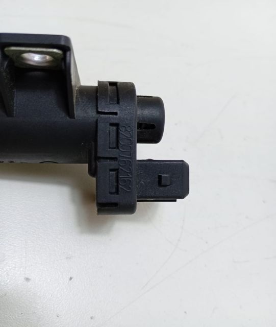 Supapa vacuum 8200762162 Renault Trafic a 3-a generatie