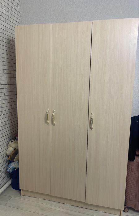 Продам шкаф для одежды