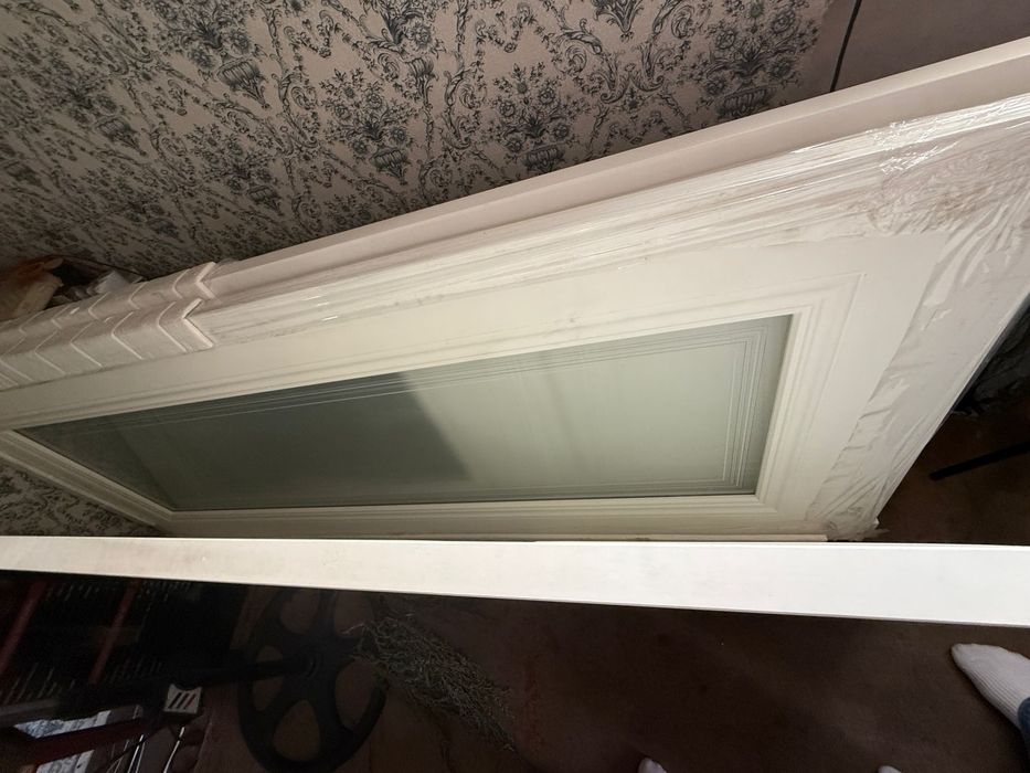 Продаю двери белые межкомнатные