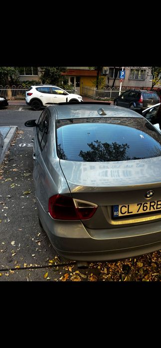 Vând BMW E90 320d . Preț Negociabil.