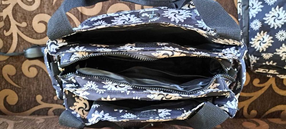 Чанта за майка и бебе с повивалник и калъф за шише, нова