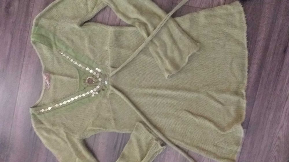 Дамски модерни  дънки размер 29 и други дрехи -25-80лв.