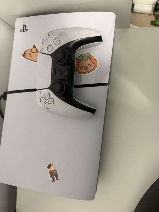 Vand Ps 5 aproape nou folosit foarte putin