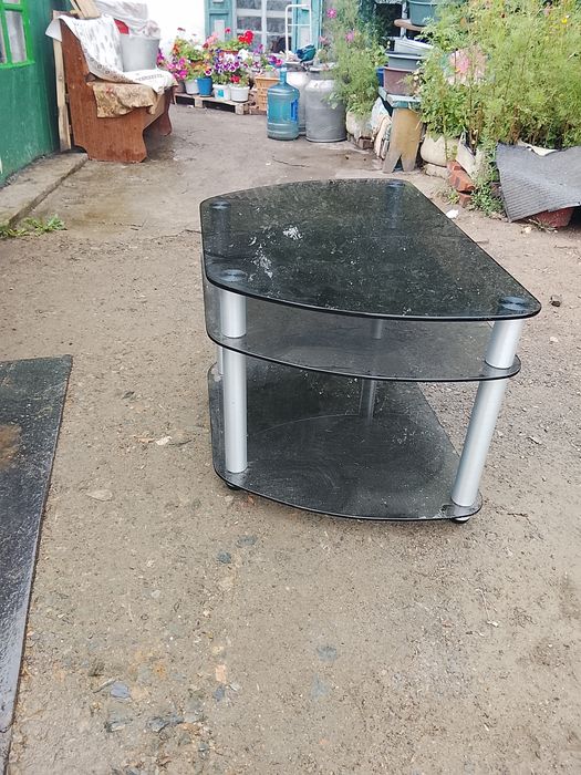 Столик под телевизор