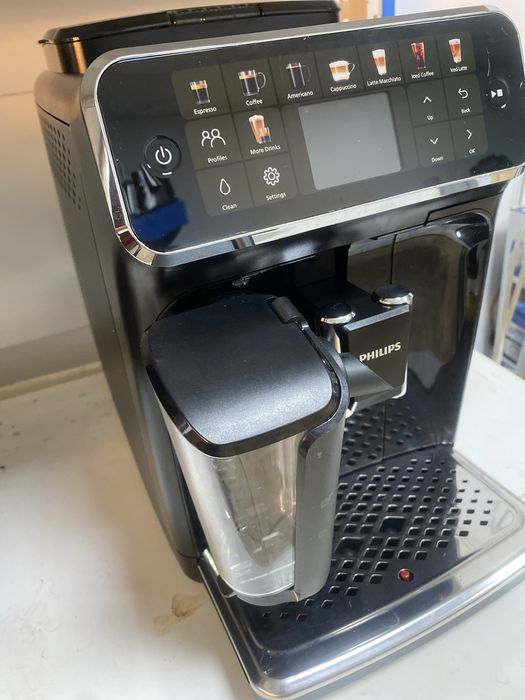 Espressor  Philips Latte Go seria EP5500 5400  expresor espresor