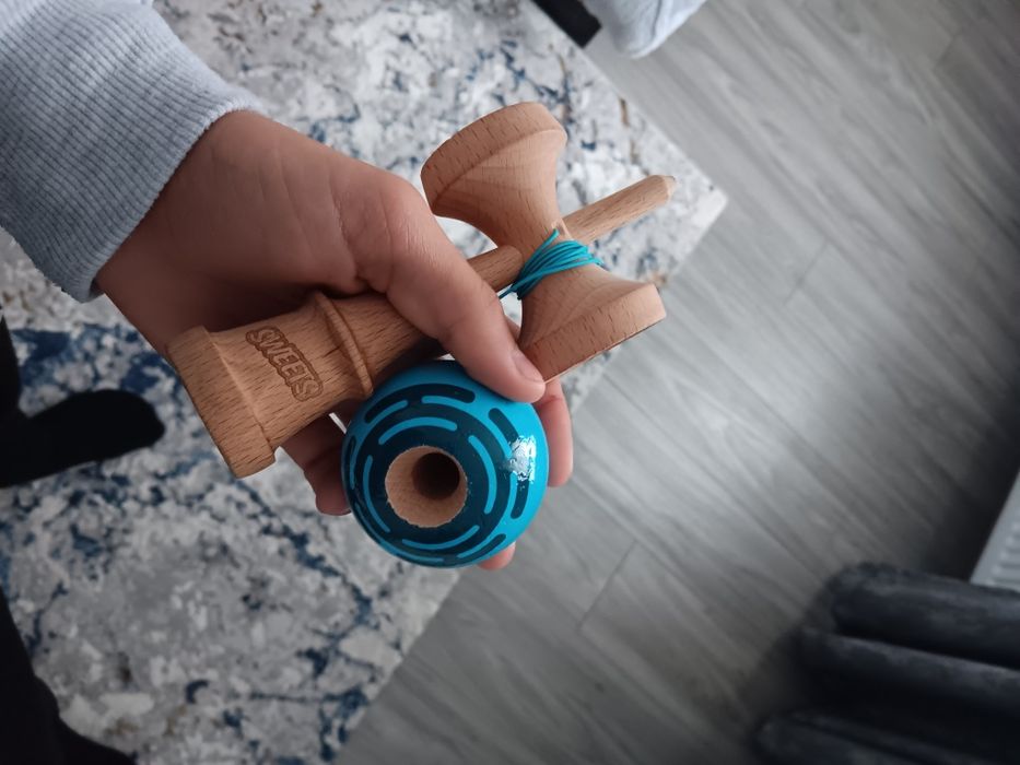 Vând kendama sweets