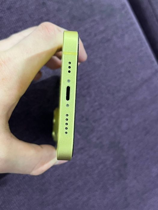 IPhone 14 желтого цвета