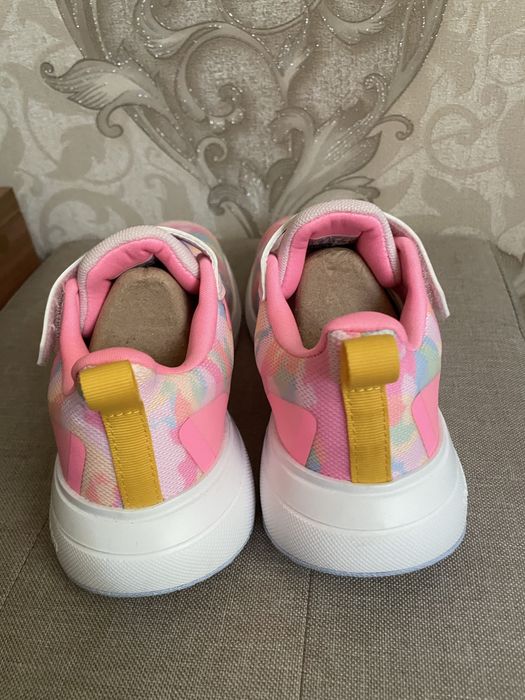 Adidasi Adidas marimea 34