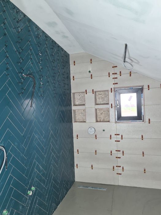 Exectuam tencuiala mecanizata pe baza de ciment-var si pe ipsos