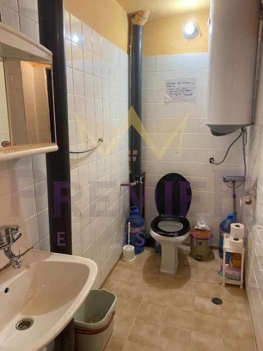 Продава се Тристаен апартамент в Варна, Автогара - 92 кв.м за 940 €/кв.м - Снимка #2