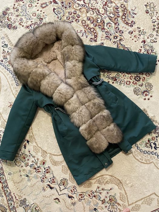 Продам парку женскую 2/1 срочно