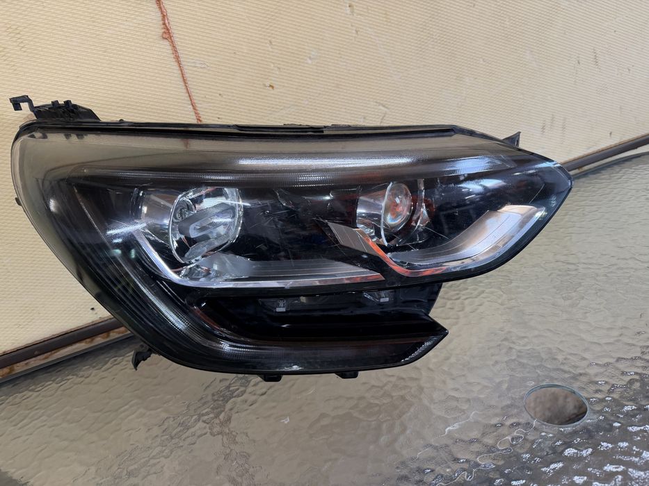 Far dreapta renault megane 4