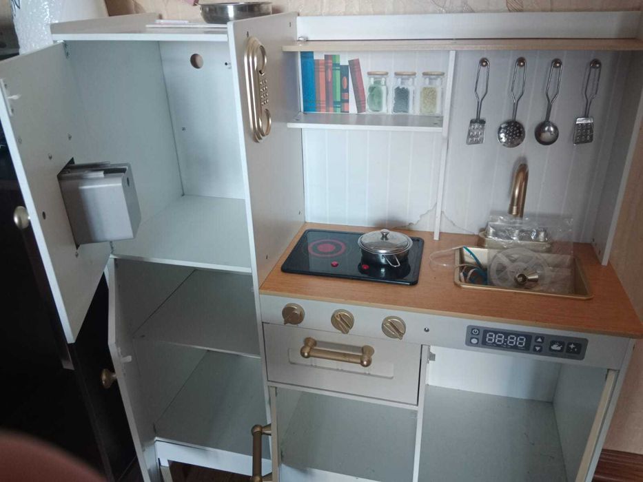 Детская деревянная кухня