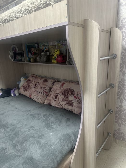 Продаю двухьярусная кровать