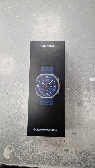 Нов смарт часовник Samsung watch ultra L705