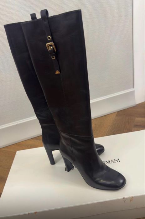 Демисезонные сапоги кожаные Emporio Armani