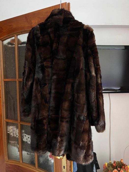 Haina de blana naturala - Nurca maro - masura 52 - stare excelenta