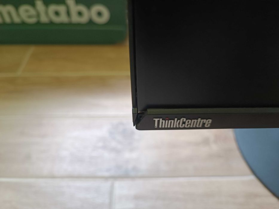 Повреден монитор Lenovo TIO24D 24"