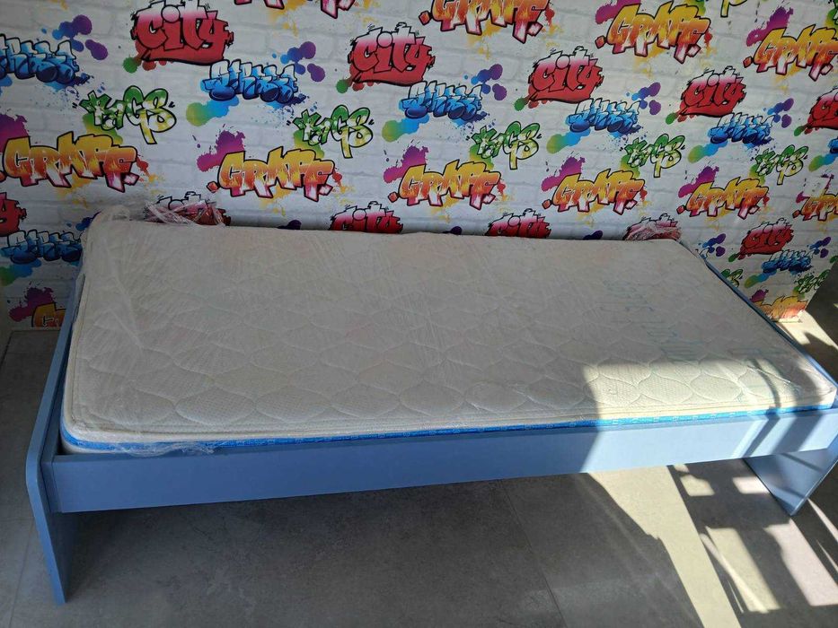 Единично легло с матрак