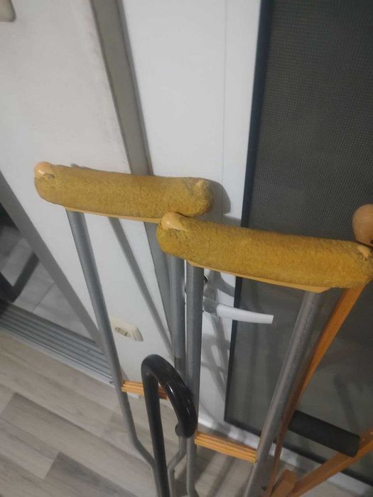 Патерици и Бастуни / Общо всички за 62 евро