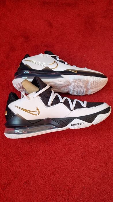 Маратонки Nike Lebron