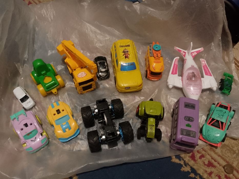 Продам игрушки разные