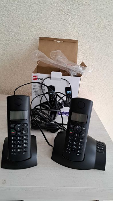 Двойка стационарни безжични телефони