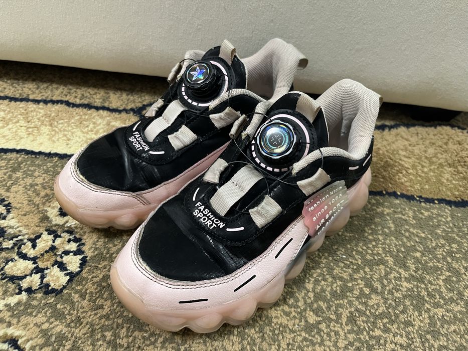 Кроссовки детские