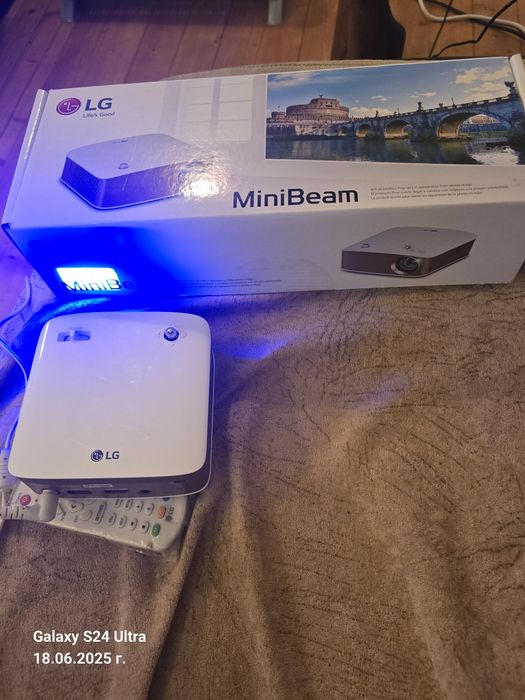 LED мини проектор LG PH150G с батерия