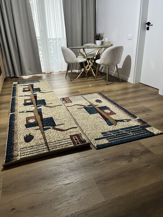 Vand 2 covoare 75X150 cm si 75X295