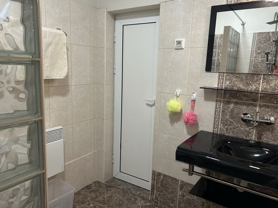 Дава се под наем Тристаен апартамент в Варна, Нептун - 110 кв.м за 765 € - Снимка #21