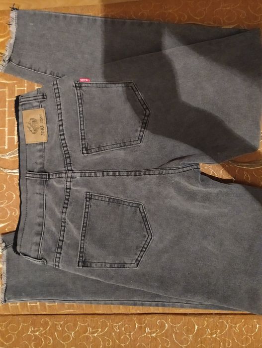 джинсы  в хорошем состоянии