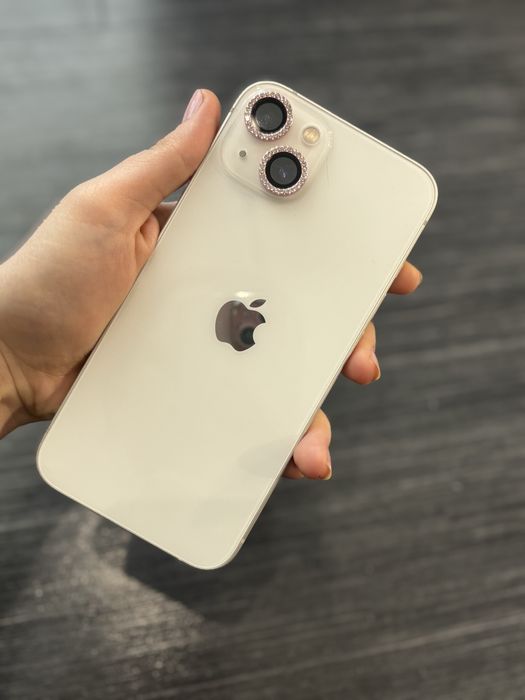 Продаю IPhone 13