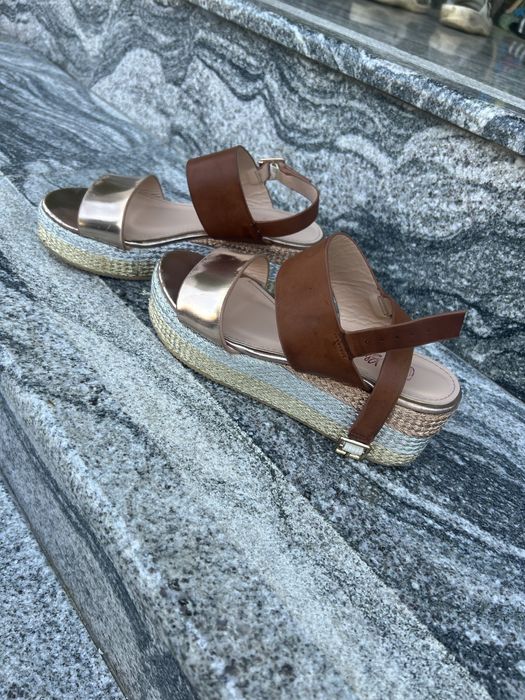 Sandale cu platforma