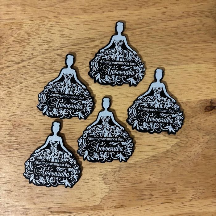 Подаръци за гости магнити за абитуриентски бал