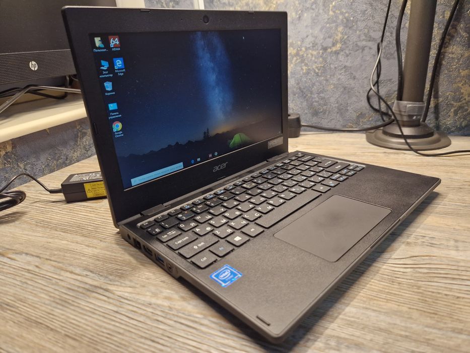 Компакнтный ноутбук Acer TravelMate B118-M