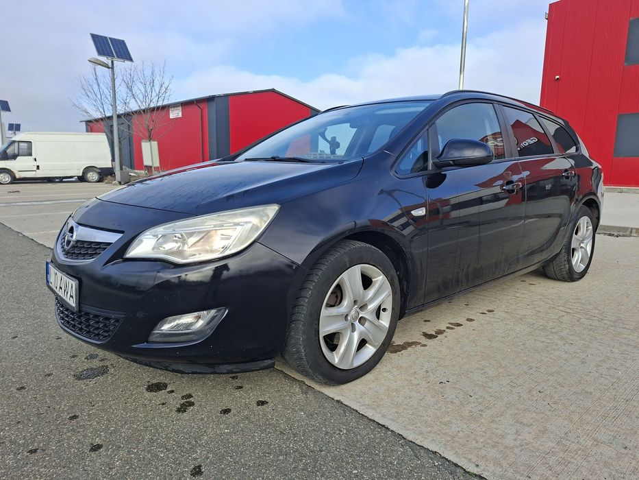 OPEL Astra 2011
