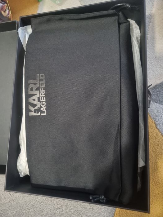 Чехли Karl Lagerfeld