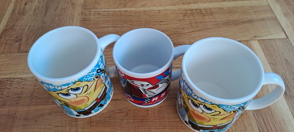 Различни комплекти чаши