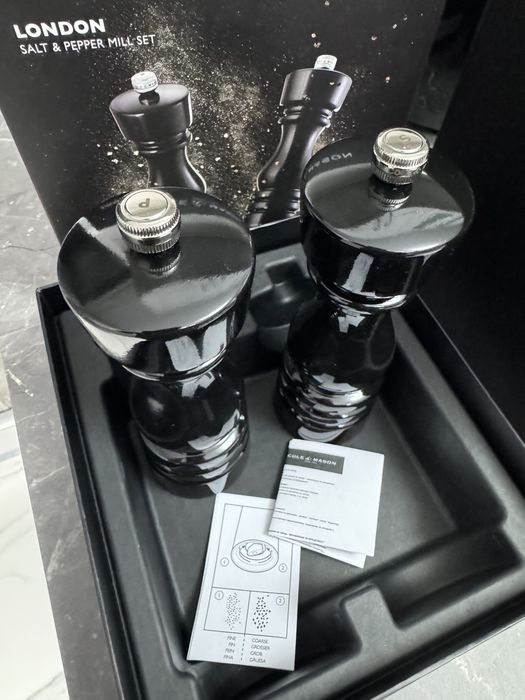Комплект мелнички за сол и пипер Cole&Mason