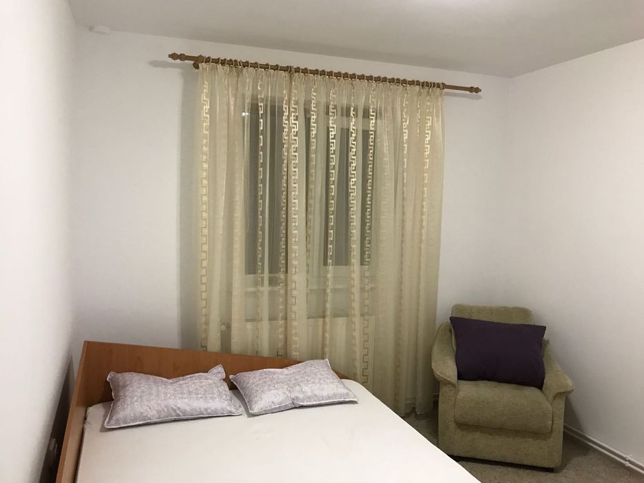 Inchiriez apartament cu 2 camere in Deva