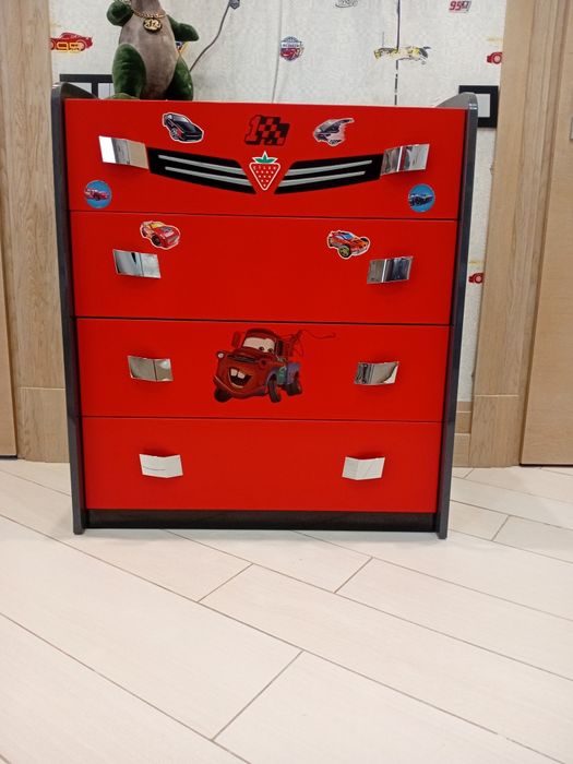 Продам Кровать машины  в комплекте